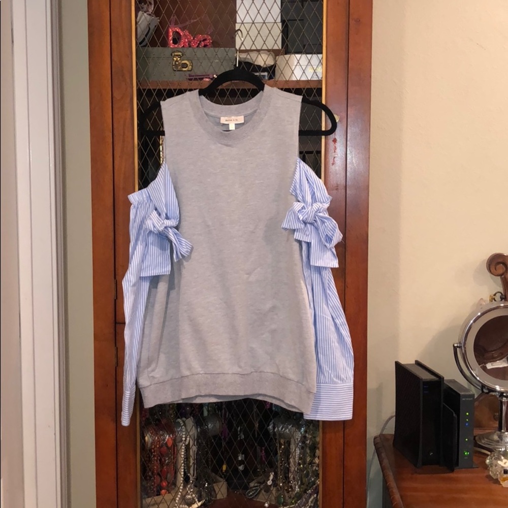 Hailey & Co Cold Shoulder Sweatshirt